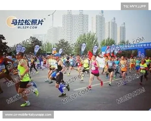 精彩瞬间回顾 赛事幕后花絮展现运动员拼搏与激情 精彩瞬间回顾 赛事幕后花絮展现运动员拼搏与激情